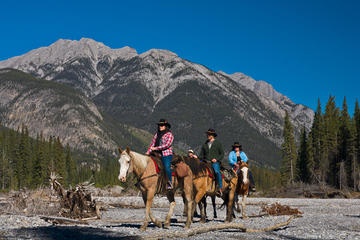 2-Day Sundance Overnight Backcountry Lodge Trip by Horseback