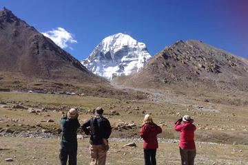 Private Kailash Everest Base Camp Tour by Local