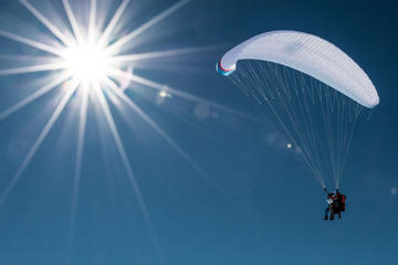 Private Half-Day Tandem Paragliding With Pilot in Davos
