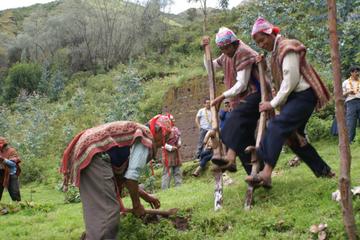 Amaru Community Visit Including Weaving Workshop