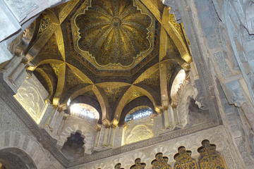 Tour Jews Quarter and Mosque-Cathedral