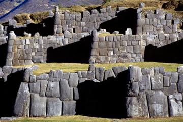 EXCLUSIVE EXCURSIÓN TO SACSAYHUAMAN ARQUEOLOGICAL SITE