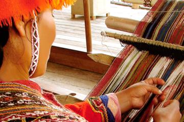 Shopping Experience: Pisaq District of Artists