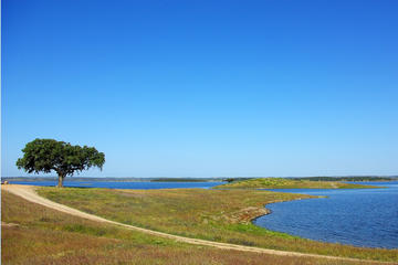 Alqueva Lake by 4X4