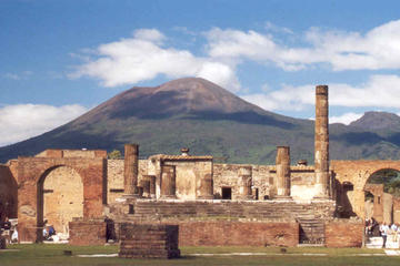 Semi-Private Day Trip to Pompeii and Naples from Rome