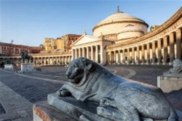 Semi Private walking tour: 3-hours discovering Naples