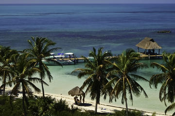 Paradise Islands Discovery Tour: Isla Contoy and Isla Mujeres with Snorkeling