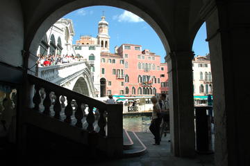Secret Venice Walking Tour and Gondola Ride