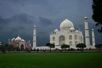 1-Day Tour to Taj Mahal and Agra from Bangalore with Return Flight