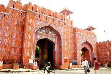 2-Day Private City Tour of Jaipur visit City Palace and Amber Fort Including Airport Transfers