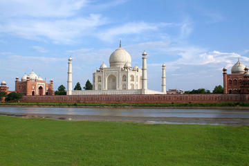 3-Day Private Tour to Delhi Agra and Jaipur from Bangalore with One-Way Flight