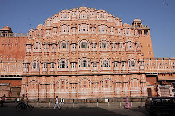 Jaipur Full-Day Tour visit Hawa Mahal, Amber Fort, City Palace and Observatory