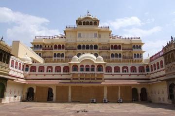 Private Day-Trip to Jaipur from Kolkata Including Return Flight