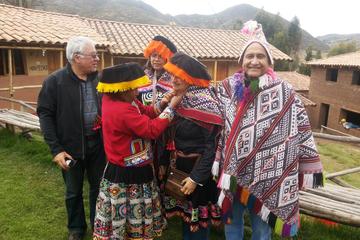 Small Group Full-Day Sacred Valley Tour Including Pisac Ruins from Cusco