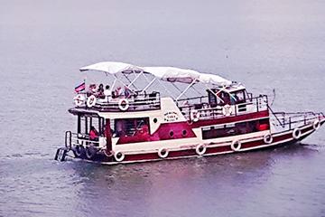 Phnom Penh Sunset Cruise Including BBQ and Drinks