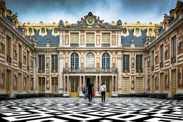 Versailles Tour Including Palace Gardens and Trianon