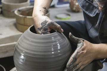 Bizen Ware Pottery Lesson with a Craftsman in Okayama
