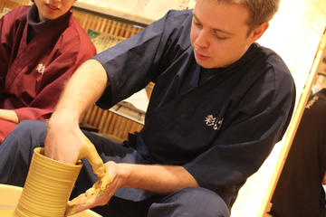 Experience Japanese Pottery in Omotesando