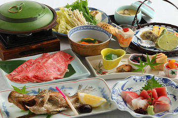 Japanese Kaiseki Dining Experience with Geisha at a Historical Restaurant in Chiba