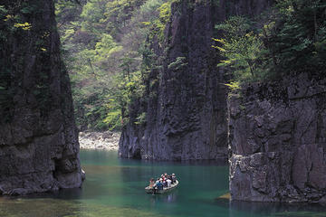 Sandankyo Valley Guided Day Tour from Hiroshima