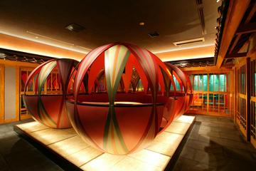 Tokyo Robot Cabaret Show including Dinner at a Temari Izakaya Restaurant