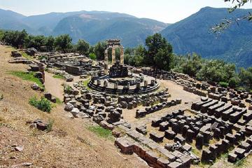 Delphi Highlights: Guided Small Group Day Tour from Athens