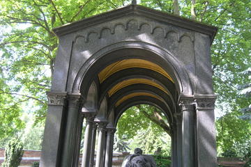 Historical Cemeteries of Berlin Walking Tour