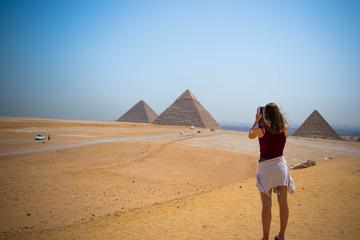 Day Tour to Giza Pyramids, Memphis and Saqqara with Lunch from Cairo