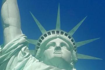 Statue of Liberty and 9/11 Memorial with World Trade Center Area Walking Tour