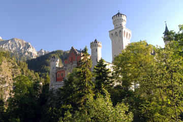 Full-Day Tour to Neuschwanstein Castle from Munich by Train Including Bike Ride from Fuessen