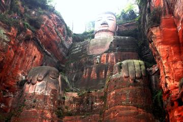 Day Tour to explore Giant Buddha, Hot Pot & Sichuan Opera