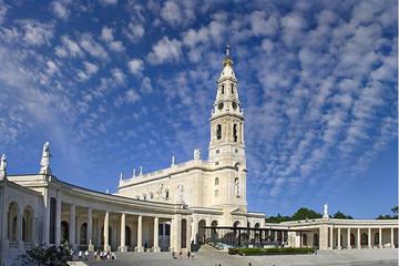 Fatima Nazare and Óbidos Full Day Tour from Lisbon