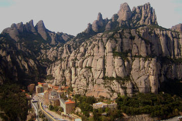 Historical Montserrat Half-Day Hiking Tour from Barcelona
