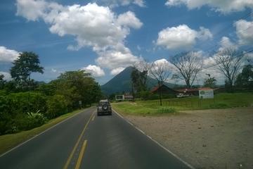 Private Transfer: from Arenal Volcano or La Fortuna town to San Jose Airport (SJO)