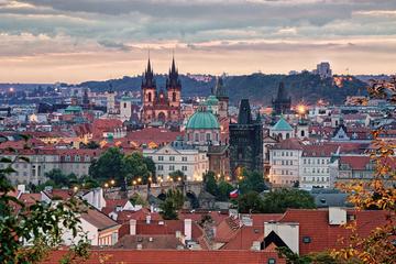 Full-Day Prague in a Nutshell Walking Tour with delicious Lunch-Cruise