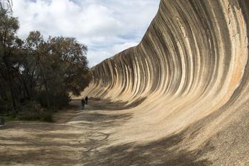 Wave Rock Day Trip from Perth by Luxury Hummer Including Mundaring Weir