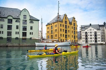 Alesund Architecture-Themed Kayak Tour
