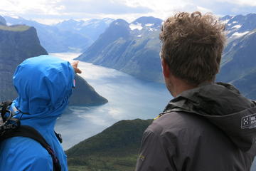 Hiking to Mount Saksa from Urke