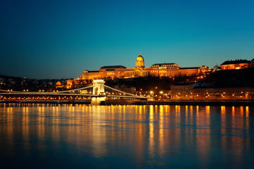 Croisière touristique en soirée à Budapest