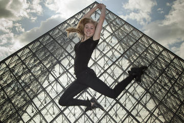 Professional Photo Shoot Walking Tour in Central Paris