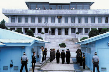 JSA Tours with the North Korea Defectors