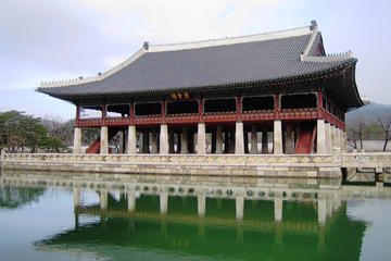 Royal Palace Morning Small-Group Tour
