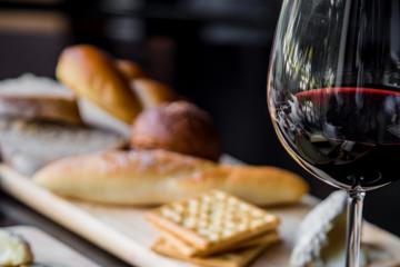 Cheese and wine tasting in the heart of Paris