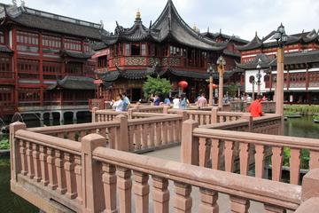 Classic and Modern Shanghai Full-view Sightseeing Small Group Day Tour