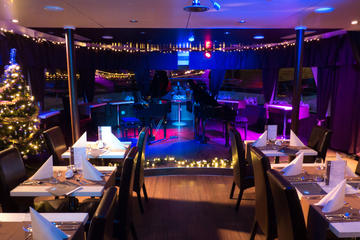 Budapest Christmas Dinner Cruise and Piano Battle Show