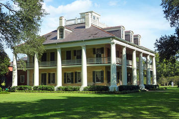 Private Destrehan and Houmas House Plantation Tour from New Orleans