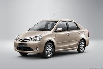 Budget Arrival transfer from Delhi Airport to Agra Hotel