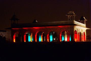 Enjoy Sound and Light Show in Agra Fort with A Walk in Sadar Bazaar