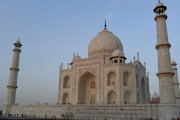 Exclusive Taj Mahal and Agra Sightseeing Tour