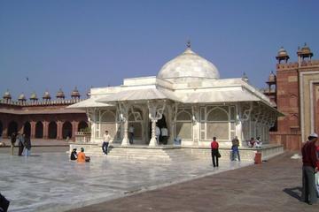 Fatehpur Sikri Guided Tour beyond routine